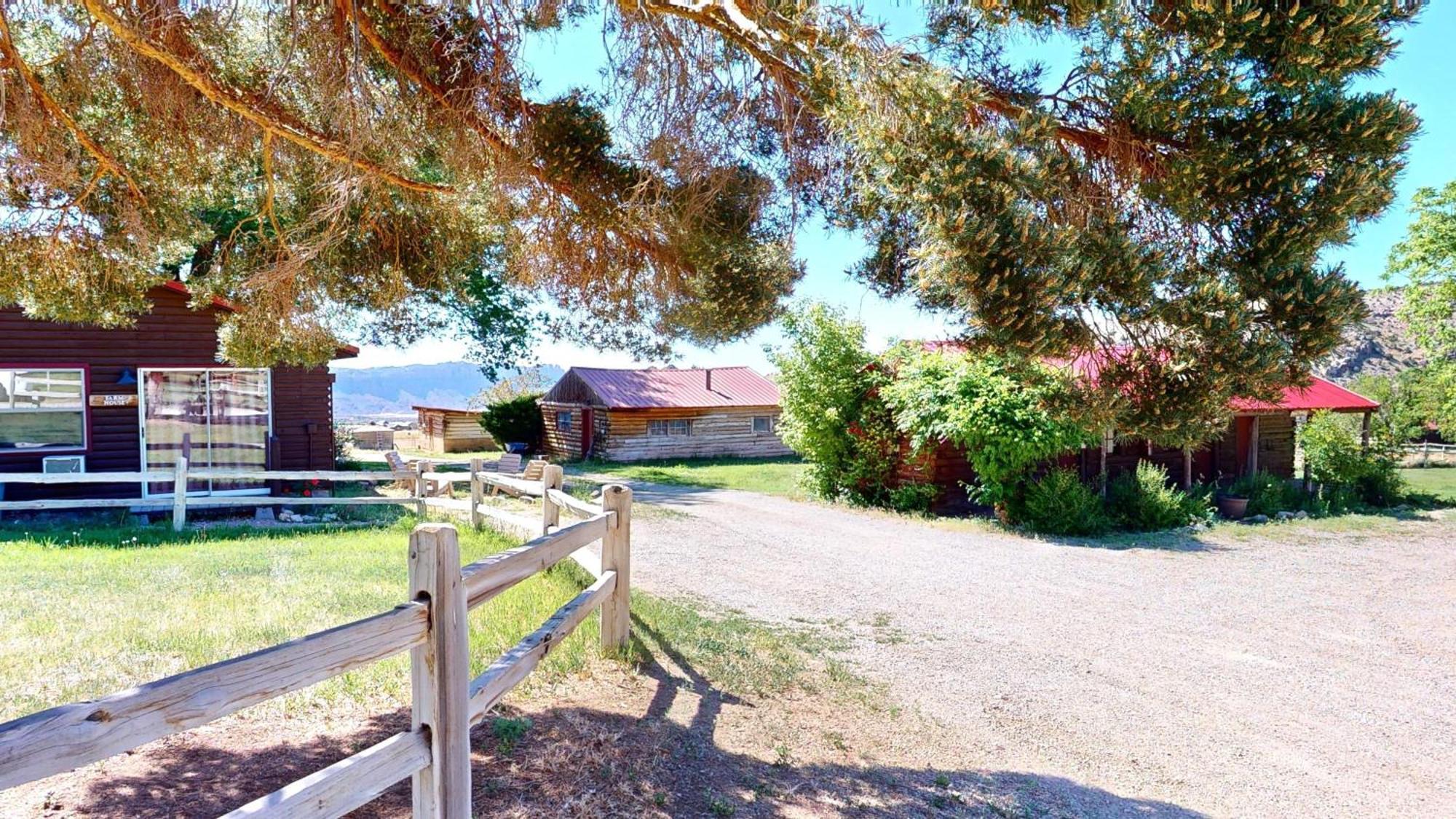 Pack Creek ~ Farm House 摩押 外观 照片
